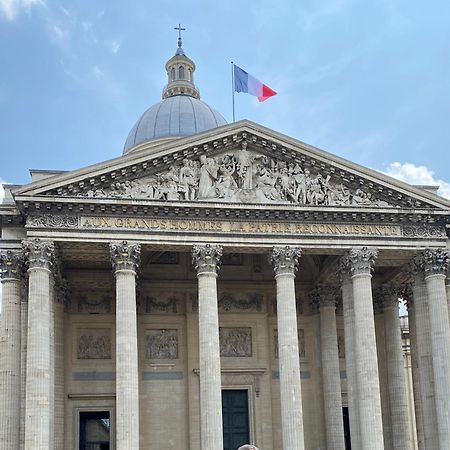 Chic Appartement 2 Bedrooms Phantheon Notre Dame Paris Exterior photo
